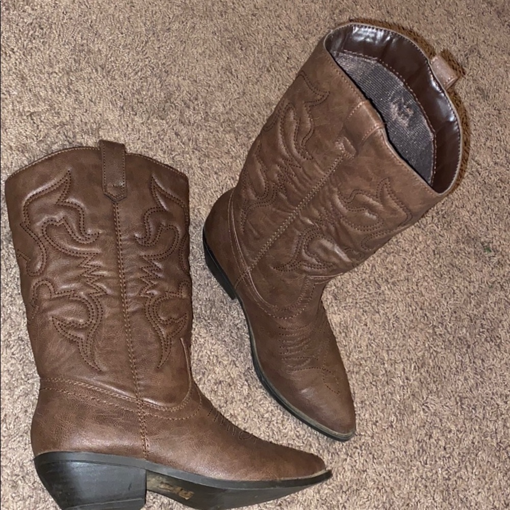 cowgirl boots👢